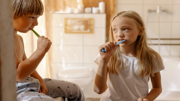 ¿Cómo cuidar y limpiar los dientes de los niños?